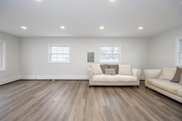 Empty room, Interior, Recessed Lighting, Wood Texture Flooring