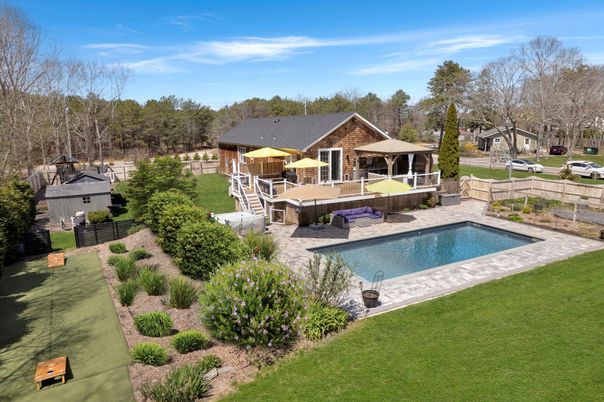 Exterior, Pool
