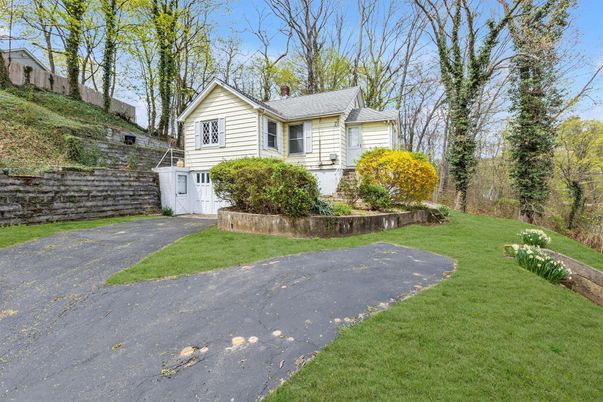 Backyard, Exterior, Facade, Farmhouse