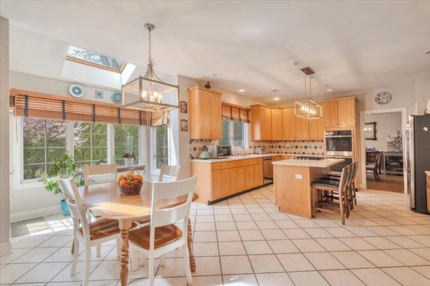 Dining room, Interior, Kitchen, Pendant Lights, Recessed Lighting, Stainless Steel Appliances