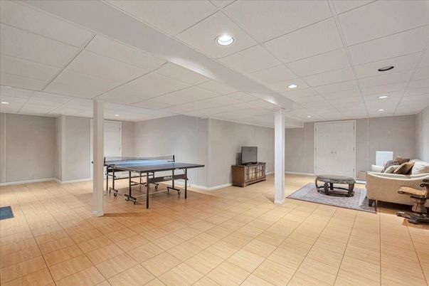 Game Room, Interior, Recessed Lighting