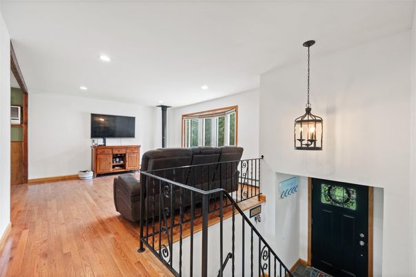 Interior, Pendant Lights, Recessed Lighting, Wood Texture Flooring