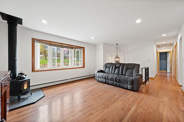 Interior, Pendant Lights, Recessed Lighting, Wood Texture Flooring