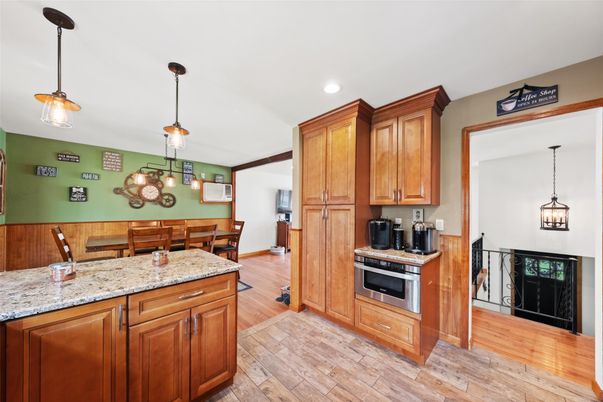 Dining room, Interior, Kitchen, Pendant Lights, Recessed Lighting, Wood Texture Flooring