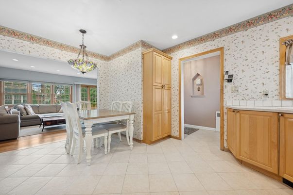 Dining room, Interior, Living room, Pendant Lights, Recessed Lighting, Wood Texture Flooring
