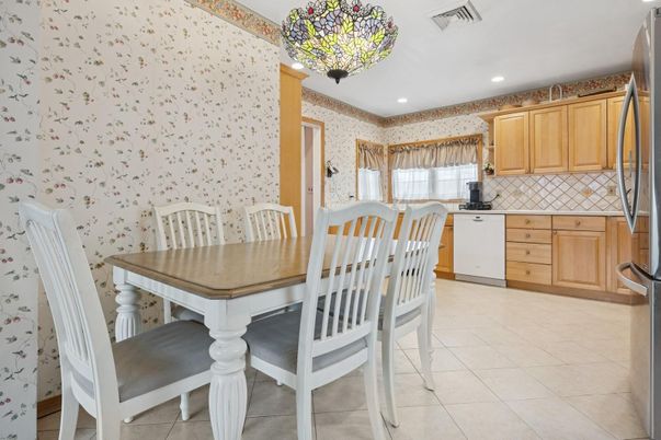 Dining room, Interior, Kitchen, Recessed Lighting