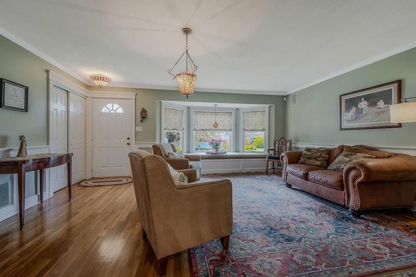 Interior, Living room, Pendant Lights, Wood Texture Flooring