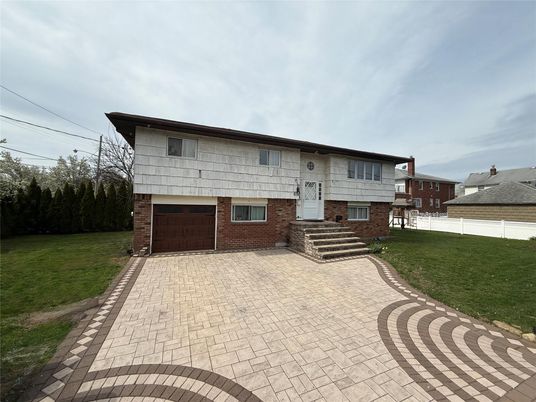 Attached, Exterior, Facade, Brick Facade, Raised Ranch