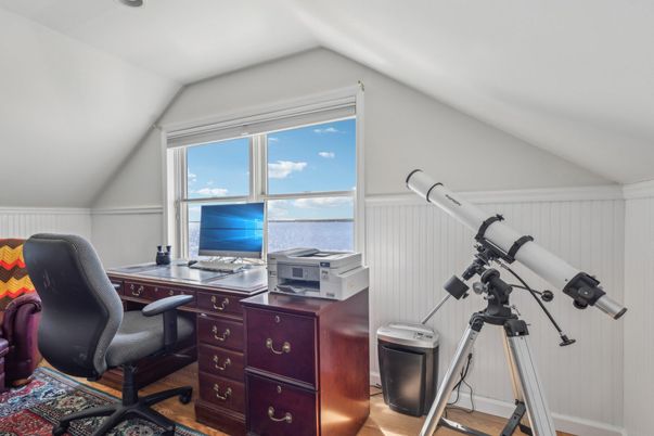 Fitness Equipment, Home Office, Interior, Recessed Lighting, Water