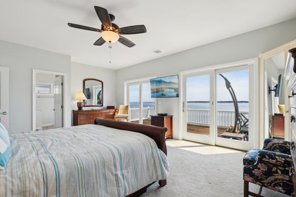Bedroom, Interior, Water