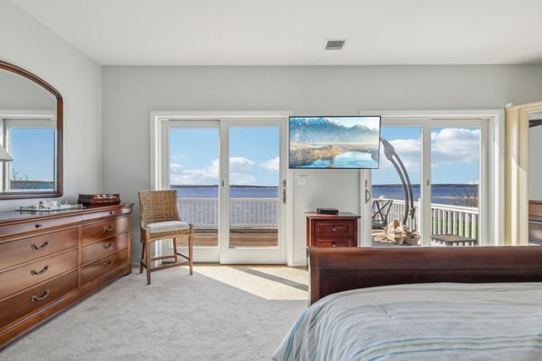 Bedroom, Interior, Water