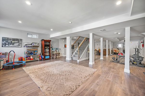 Fitness Equipment, Interior, Recessed Lighting, Wood Texture Flooring