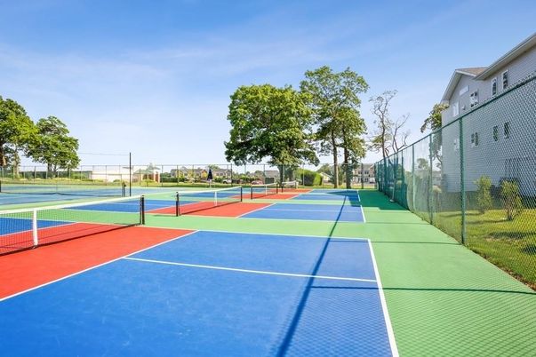 Exterior, Tennis Courts