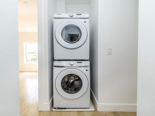 Interior, Utility Closets, Washer, Wood Texture Flooring