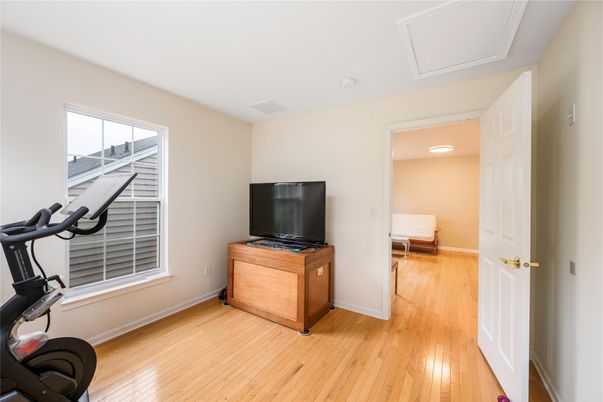 Fitness Equipment, Interior, Recessed Lighting, Wood Texture Flooring