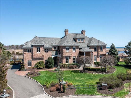 Exterior, Facade, Brick Facade, French Provincial
