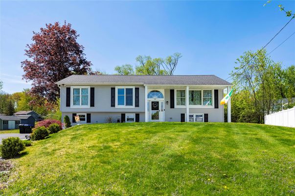Backyard, Exterior, Facade, Raised Ranch
