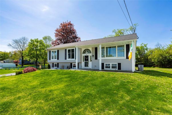 Backyard, Exterior, Facade, Raised Ranch