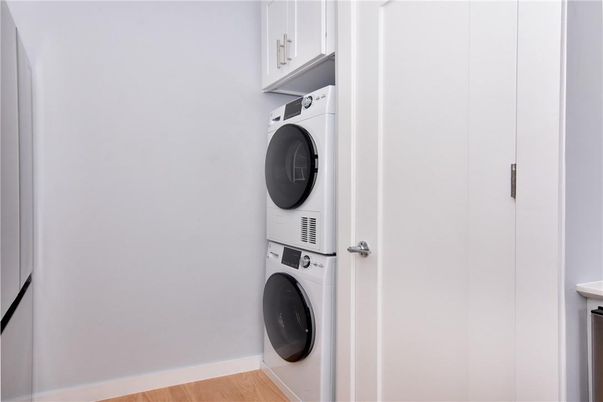 Interior, Utility Closets, Washer, Wood Texture Flooring