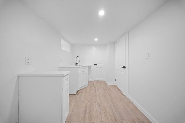 Interior, Recessed Lighting, Wood Texture Flooring