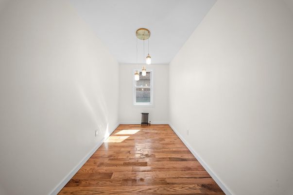 Interior, Pendant Lights, Wood Texture Flooring