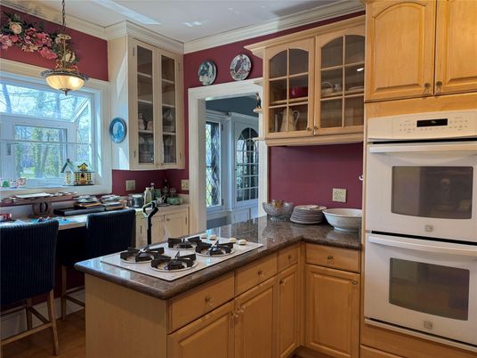 Interior, Kitchen, Pendant Lights, Wood Texture Flooring