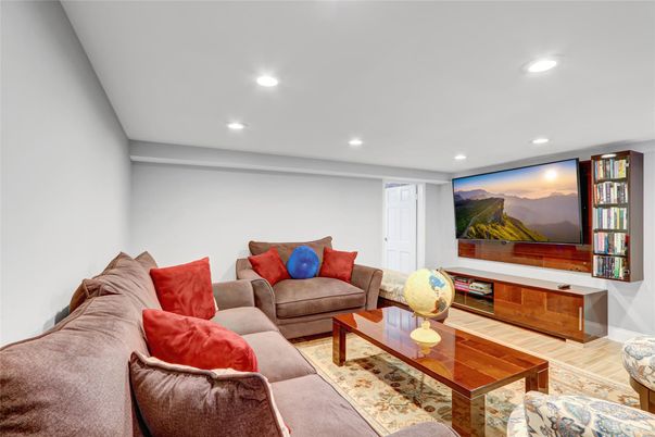 Interior, Living room, Recessed Lighting, Wood Texture Flooring