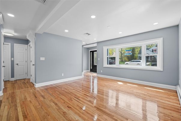 Empty room, Interior, Recessed Lighting, Wood Texture Flooring