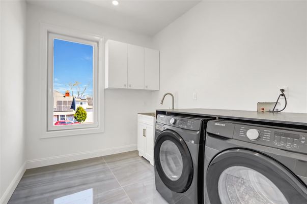 Interior, Recessed Lighting, Washer