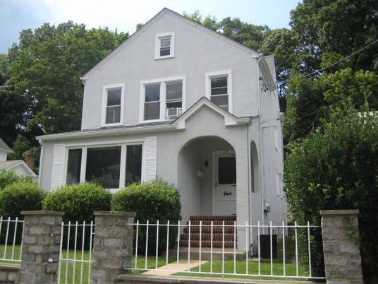 Exterior, Facade, Farmhouse
