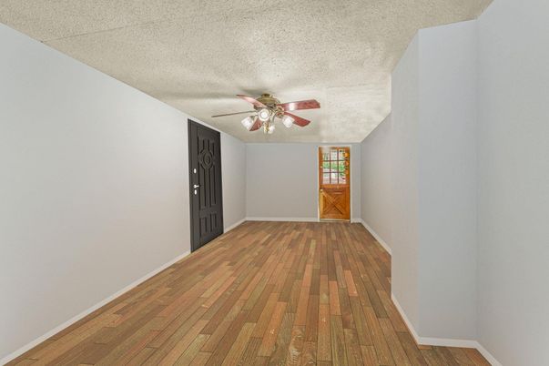 DE Listing image placeholder