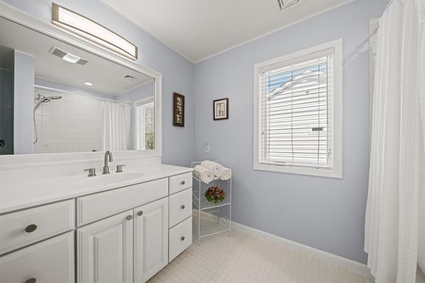 Bathroom, Interior, Recessed Lighting