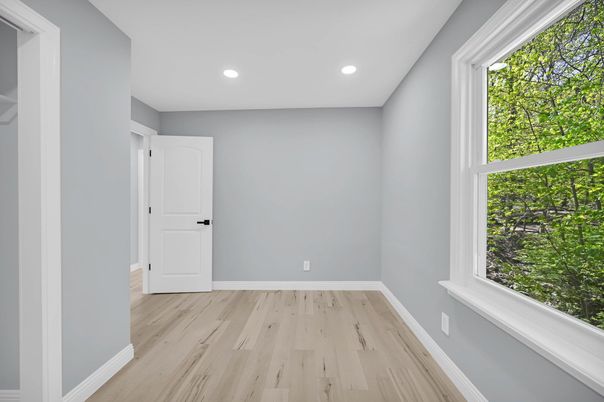 Empty room, Interior, Recessed Lighting, Wood Texture Flooring