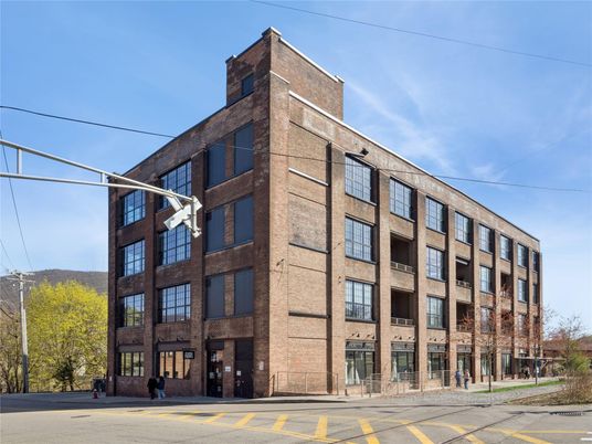 Exterior, Facade, Condo Building