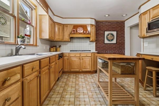 Interior, Kitchen, Recessed Lighting, Stone Walls