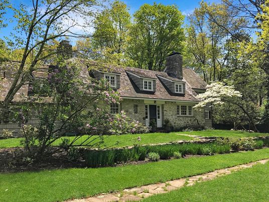 Exterior, Facade, Cape Cod