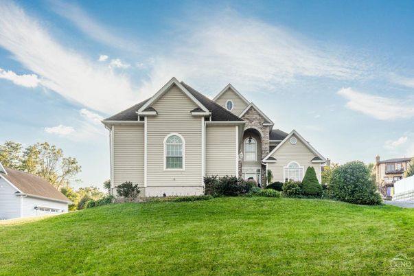 Backyard, Exterior, Facade, Farmhouse