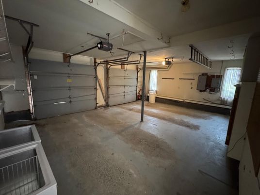 Garage, Interior