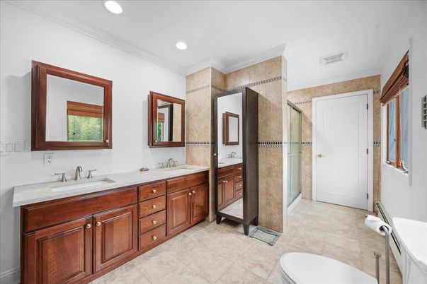 Bathroom, Dual Sink Vanities, Interior, Recessed Lighting