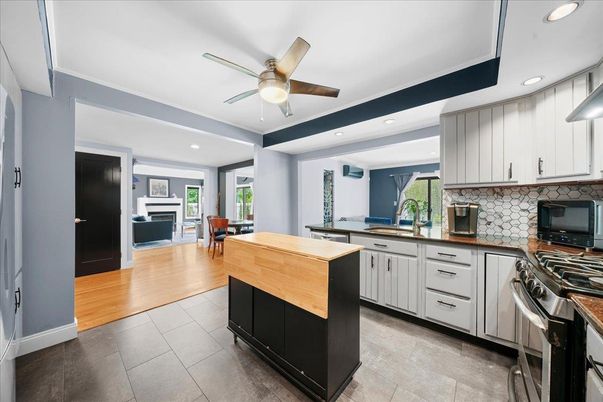 Dining room, Interior, Kitchen, Recessed Lighting, Wood Texture Flooring