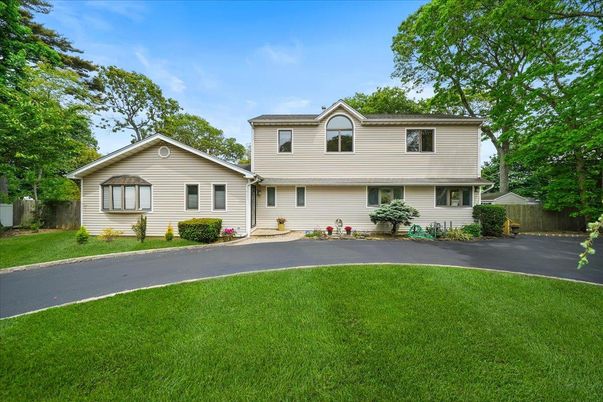 Attached, Backyard, Exterior, Facade, Split Level