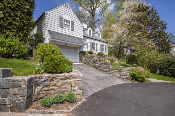 Attached, Exterior, Facade, Cape Cod