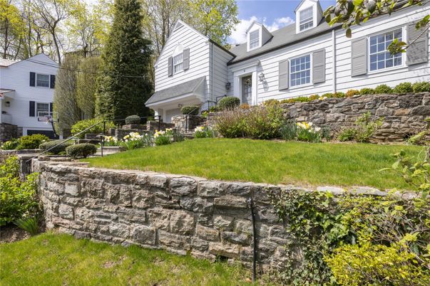 Exterior, Facade, Cape Cod