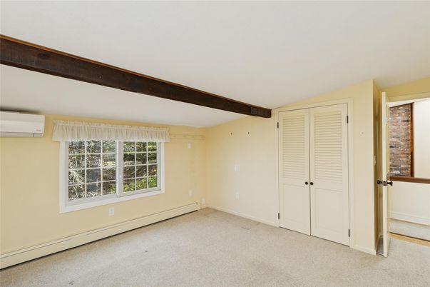 Empty room, Interior, Wooden Beams