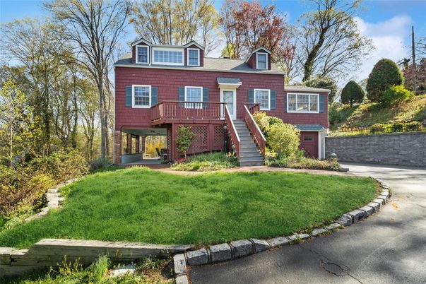 Attached, Exterior, Facade, Brick Facade, Raised Ranch