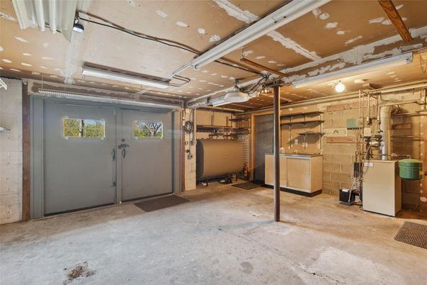 Garage, Interior, Washer
