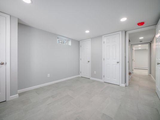 Empty room, Interior, Recessed Lighting