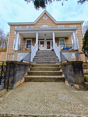 Exterior, Facade, None