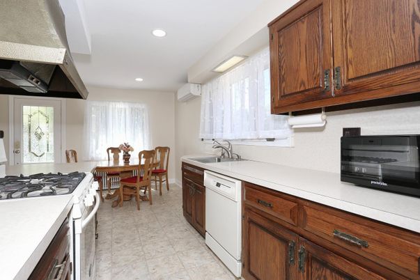 Dining room, Interior, Kitchen, Recessed Lighting