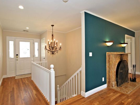Chandelier, Fireplace, Interior, Recessed Lighting, Wood Texture Flooring
